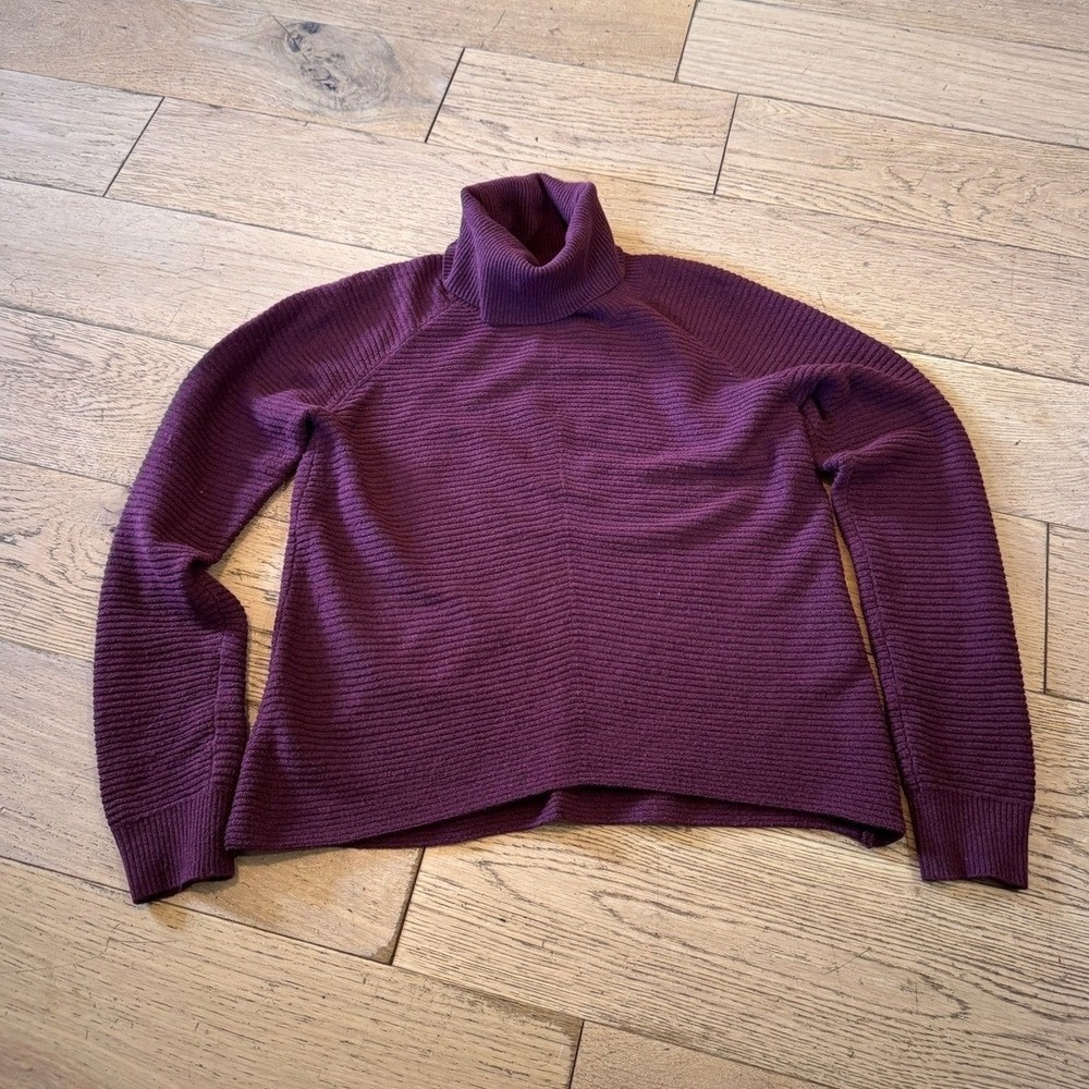 Kuhl Purple Ribbed Knit Turtleneck Sweater Small Long Sleeve Pullover (1016)‎